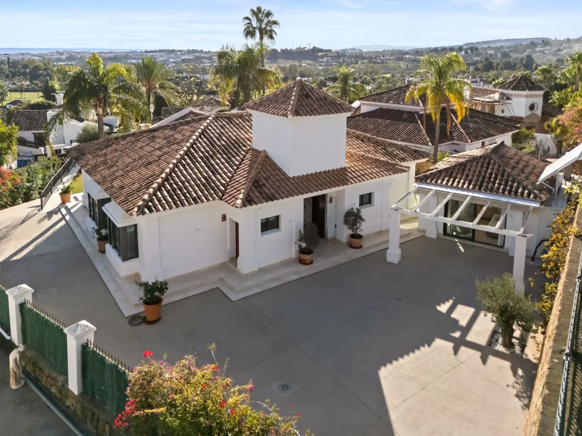 Detached Villa in Nueva Andalucía