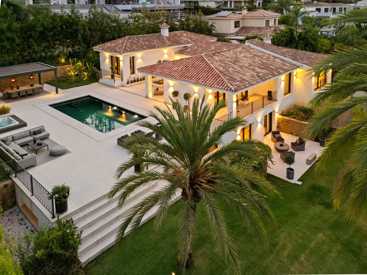 Detached Villa in Nueva Andalucía