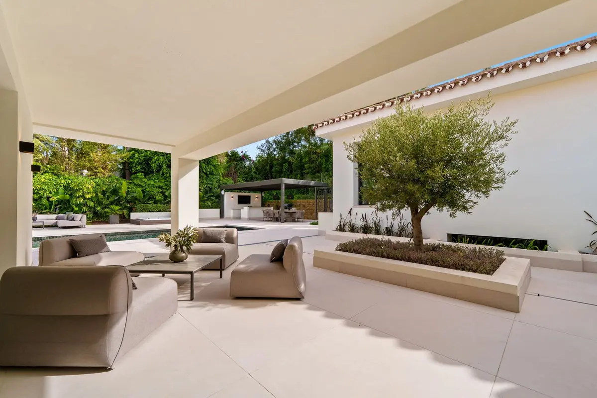 Detached Villa in Nueva Andalucía