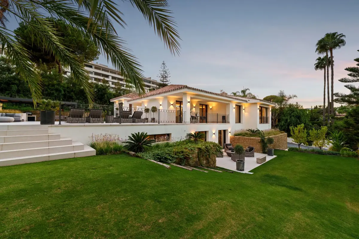 Detached Villa in Nueva Andalucía