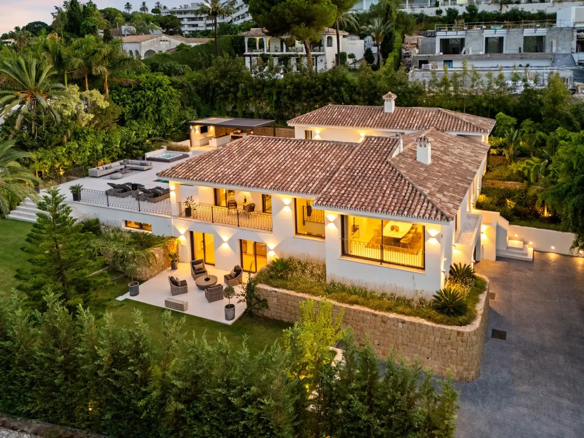 Detached Villa in Nueva Andalucía