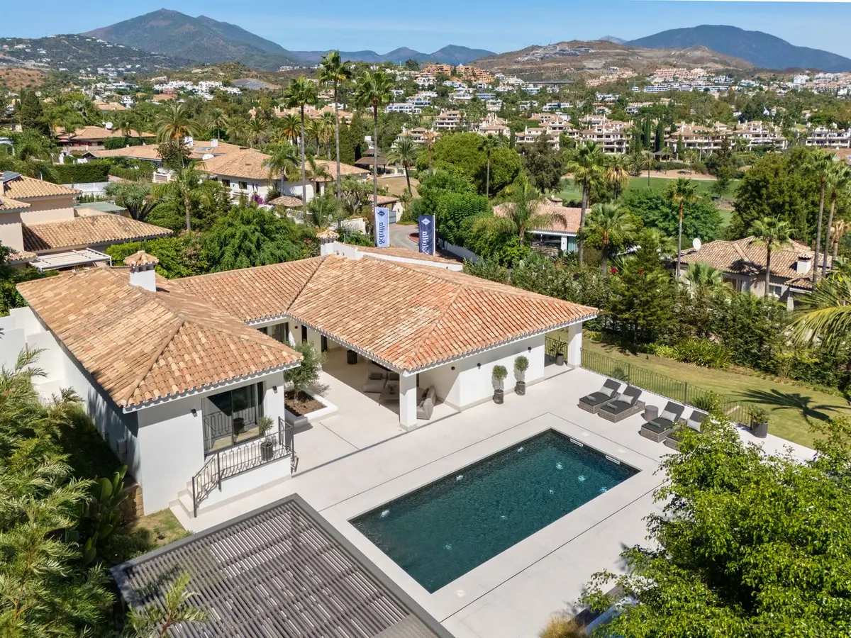 Detached Villa in Nueva Andalucía