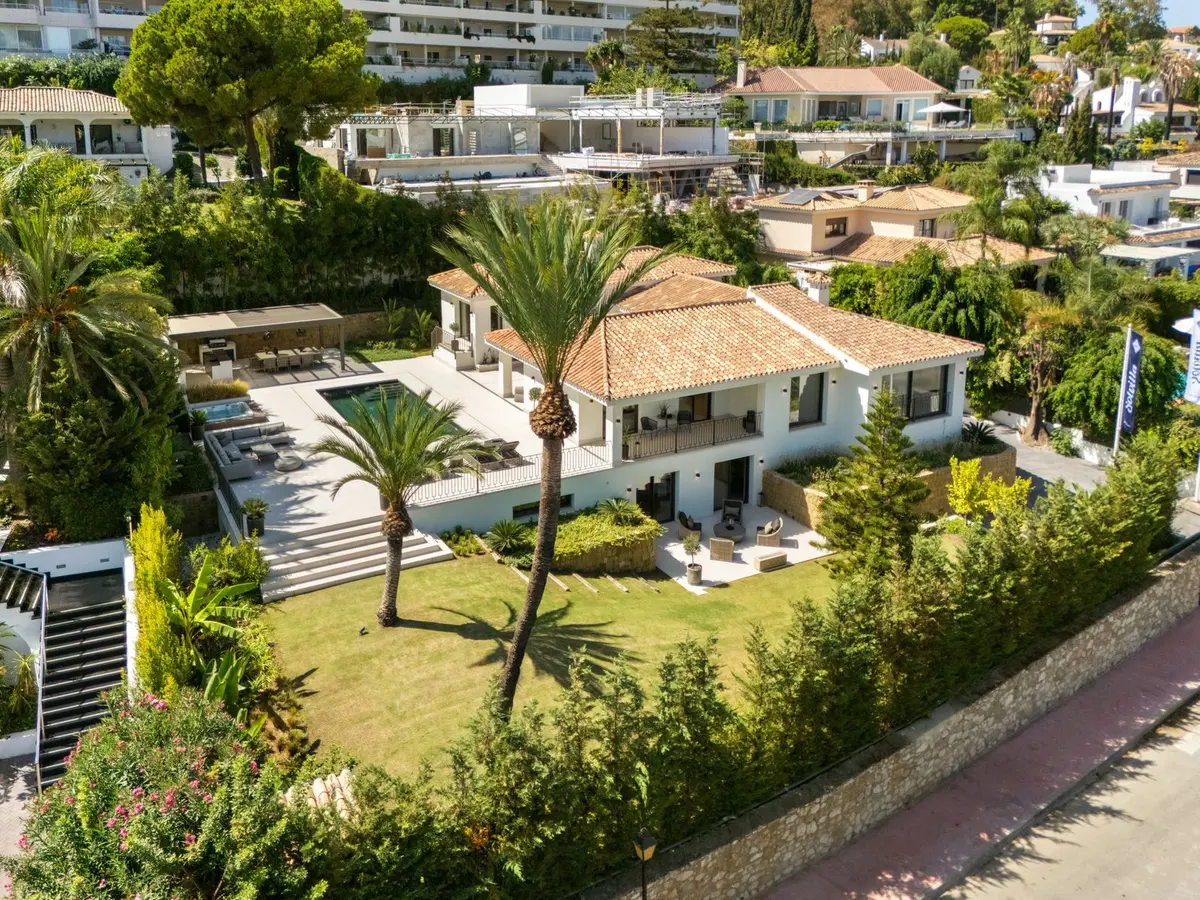 Detached Villa in Nueva Andalucía