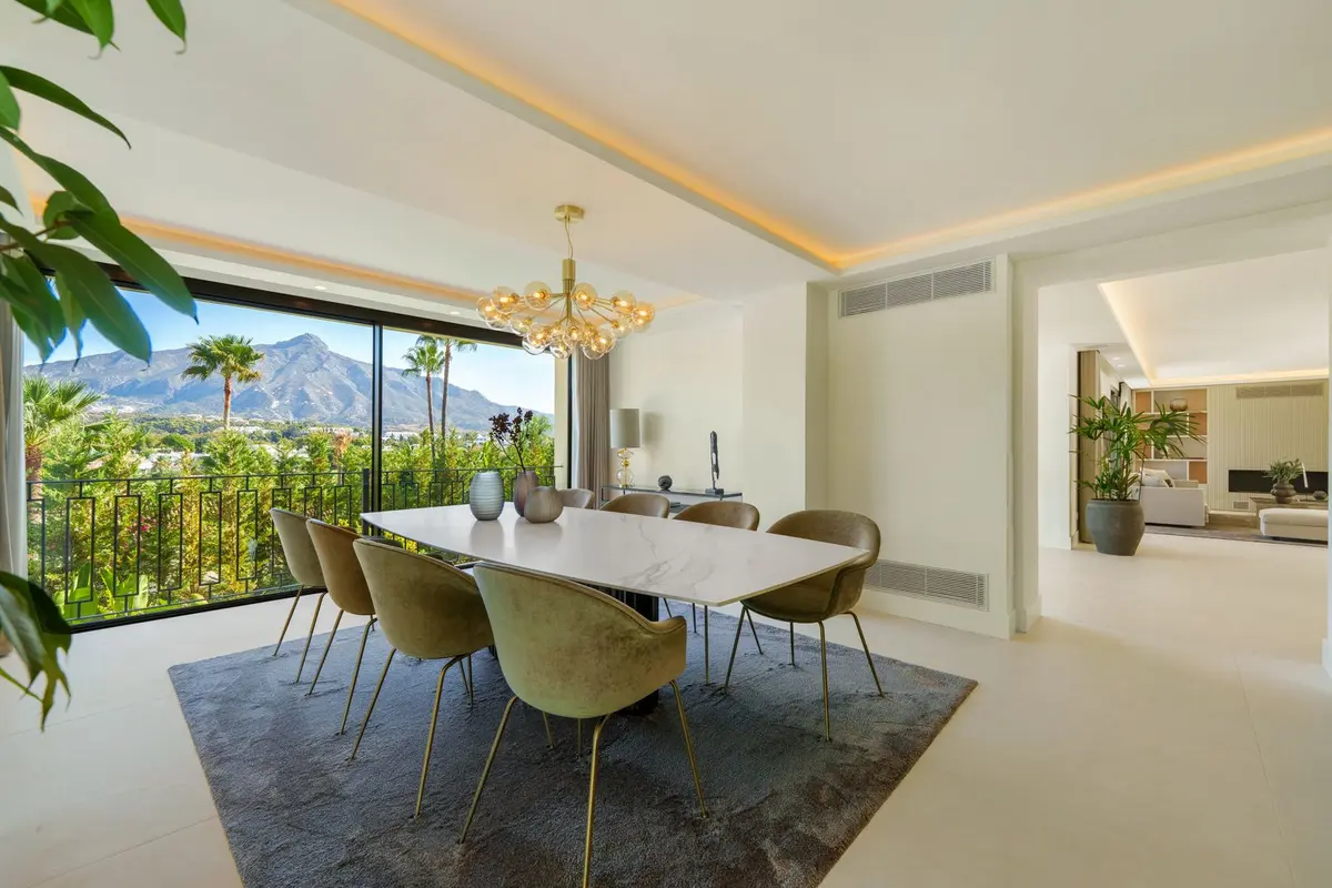 Detached Villa in Nueva Andalucía
