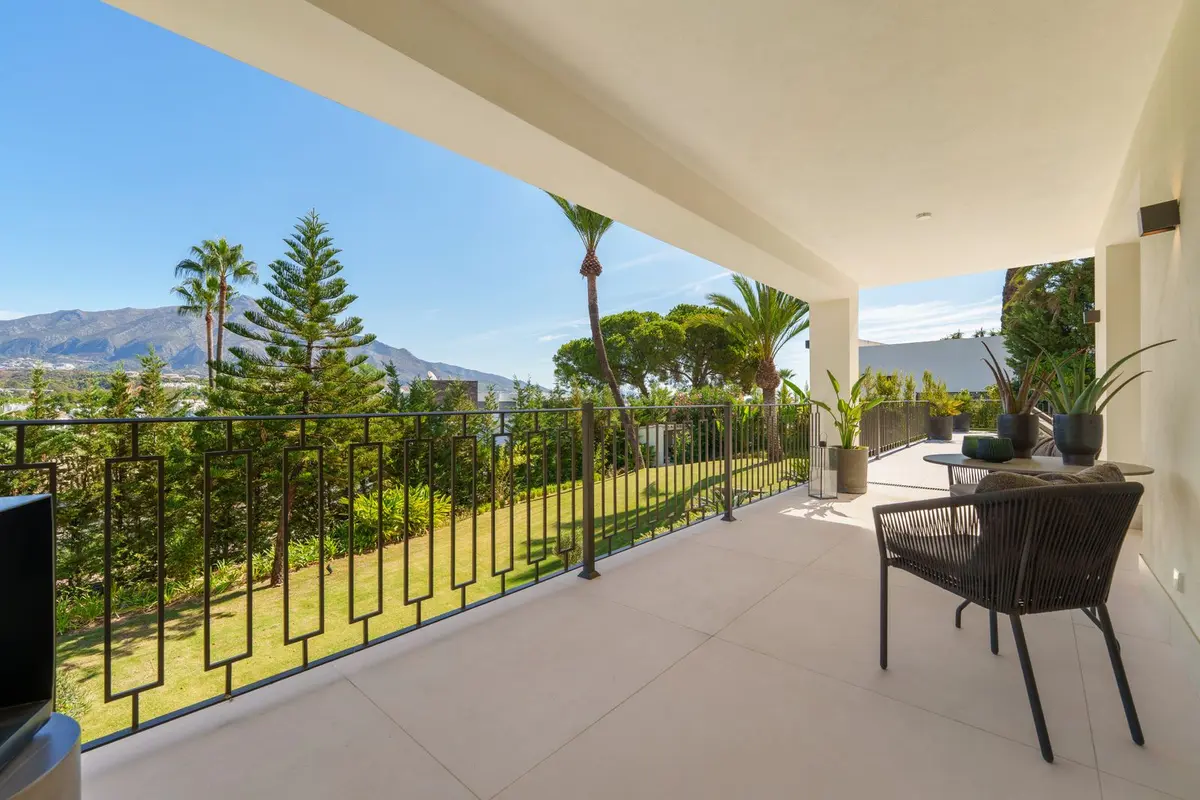Detached Villa in Nueva Andalucía