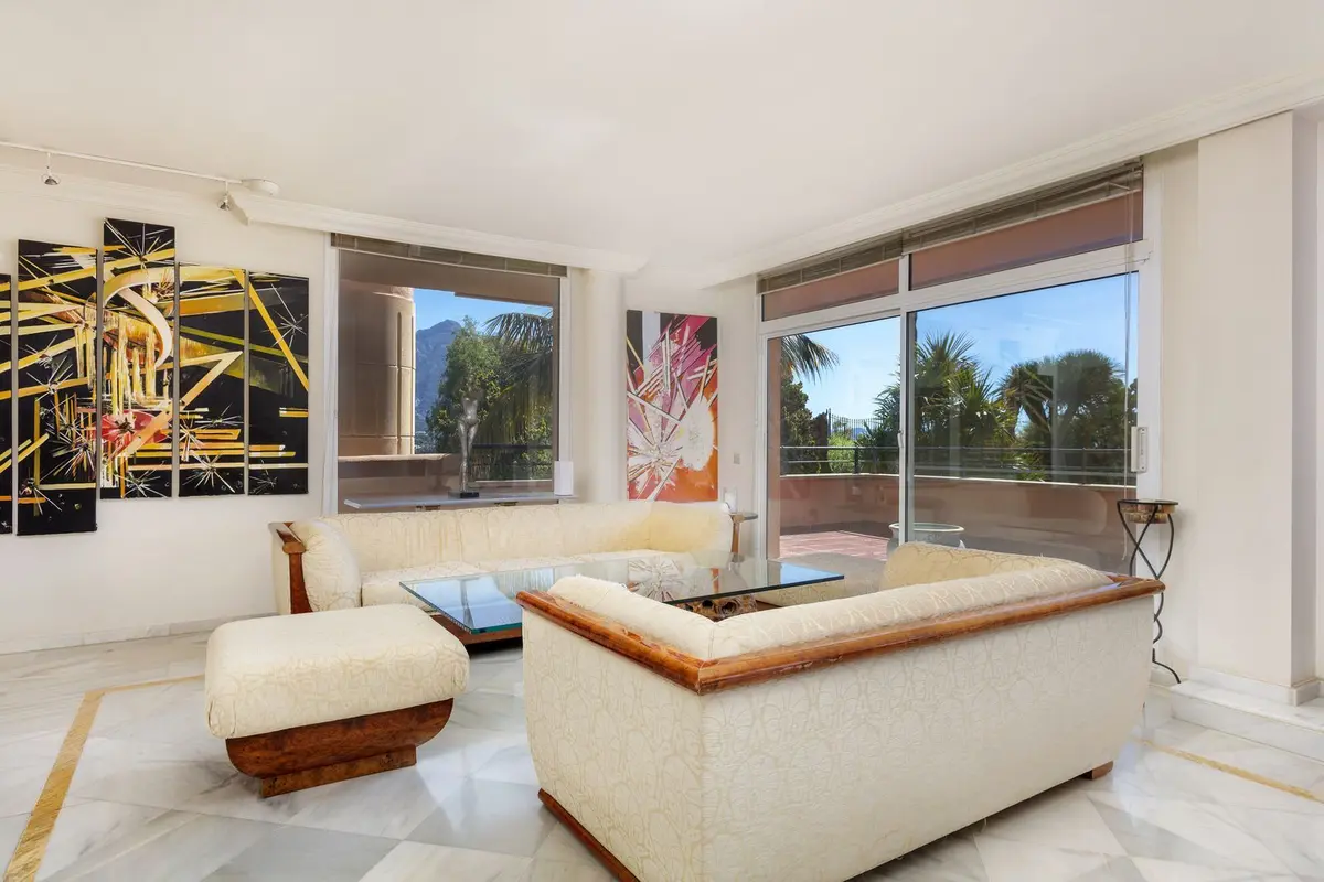 Middle Floor Apartment in Nueva Andalucía