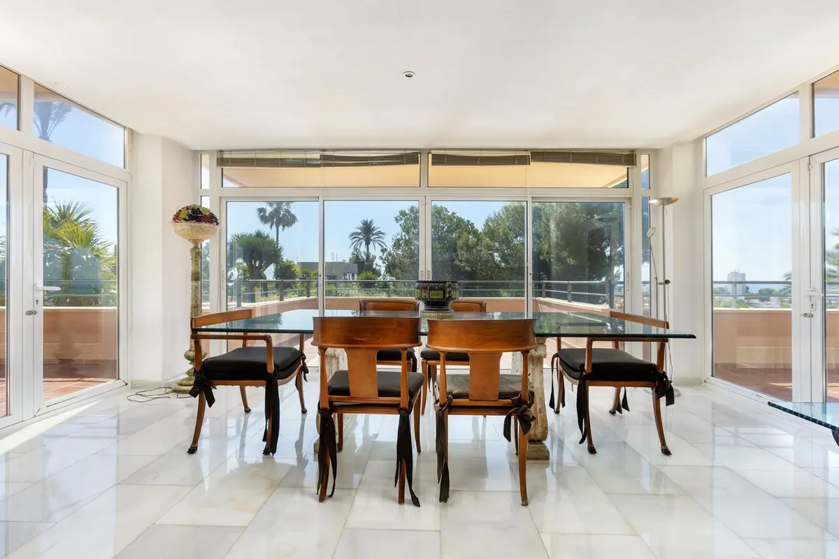 Middle Floor Apartment in Nueva Andalucía