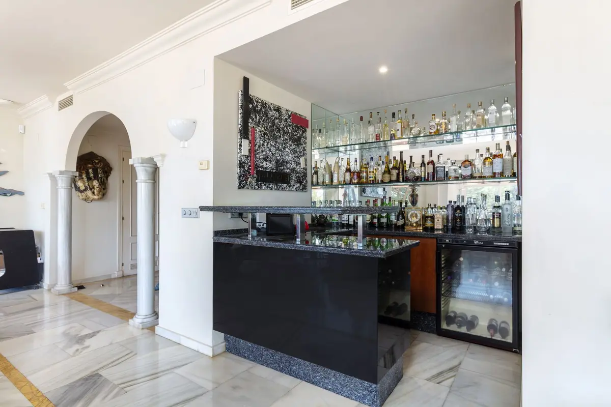 Middle Floor Apartment in Nueva Andalucía