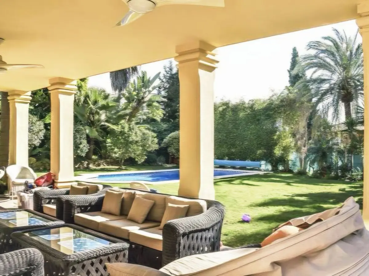 Detached Villa in Nueva Andalucía