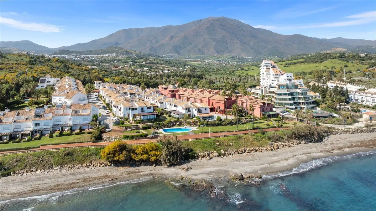 Semi-Detached House in Estepona