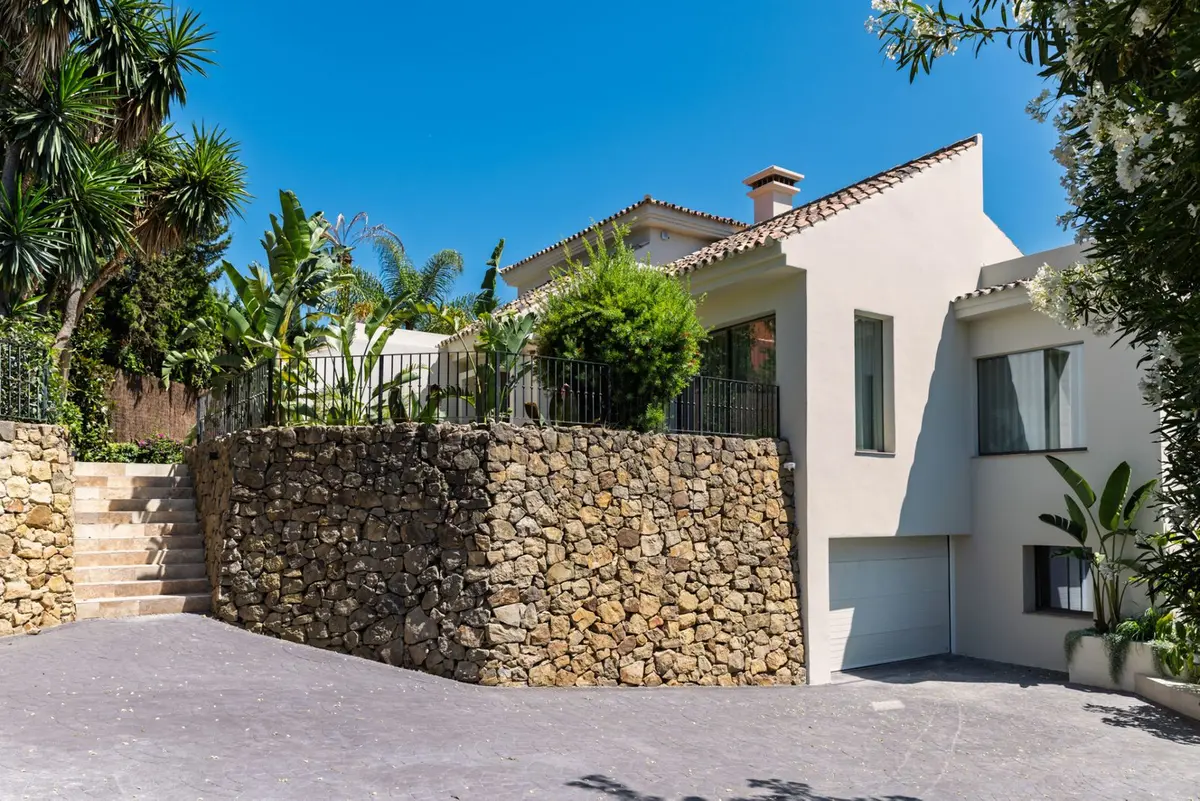 Detached Villa in Nueva Andalucía