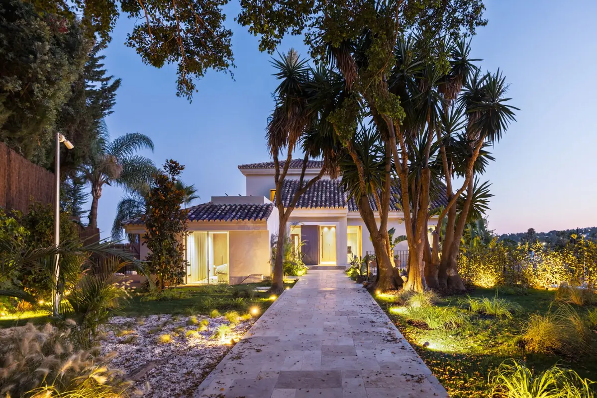 Detached Villa in Nueva Andalucía