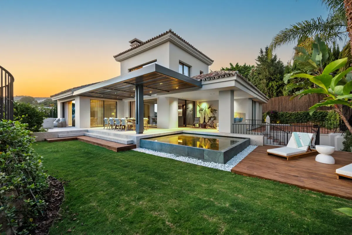 Detached Villa in Nueva Andalucía