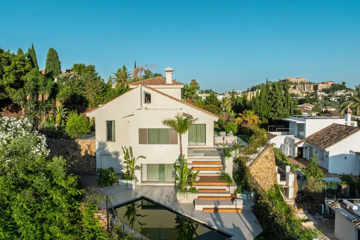 Detached Villa in Nueva Andalucía