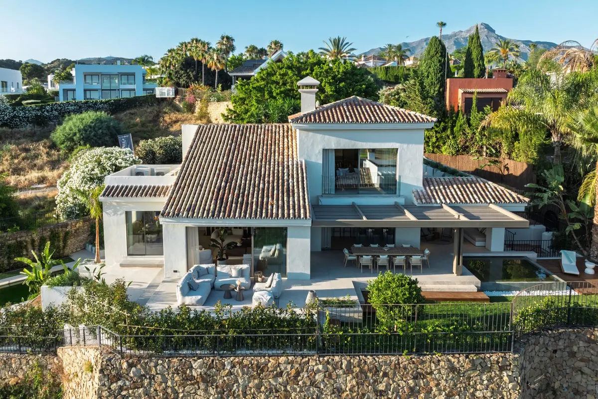Detached Villa in Nueva Andalucía