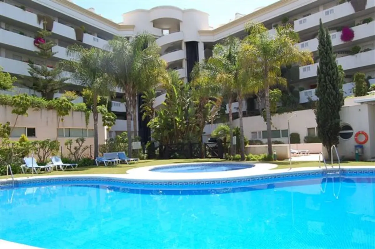 Middle Floor Apartment in Puerto Banús