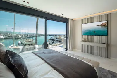Middle Floor Apartment in Puerto Banús