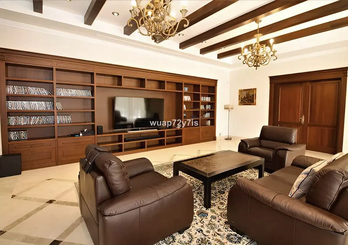 Detached Villa in Guadalmina Baja
