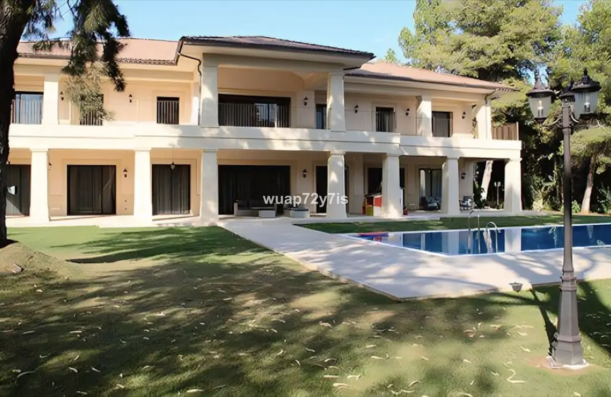 Detached Villa in Guadalmina Baja