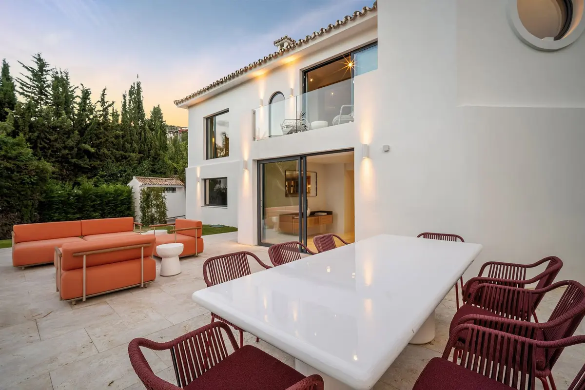 Detached Villa in Nueva Andalucía