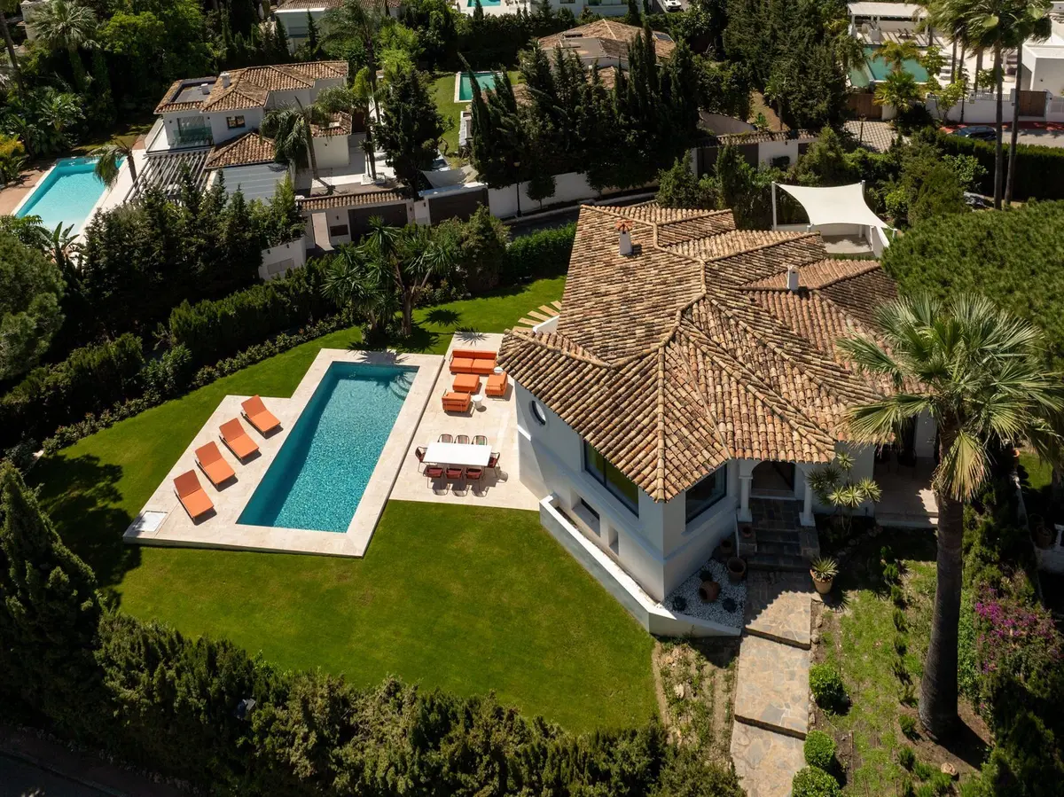 Detached Villa in Nueva Andalucía