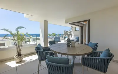 Frontline Beach Apartment in Velaya, Estepona