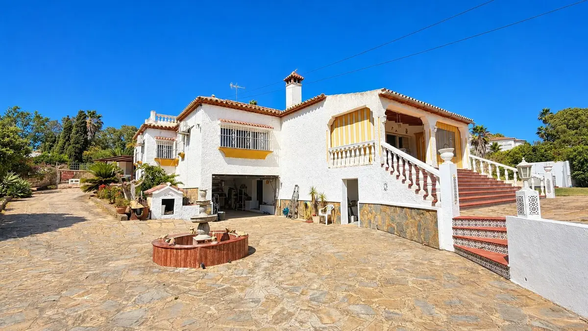 Detached Villa in Estepona