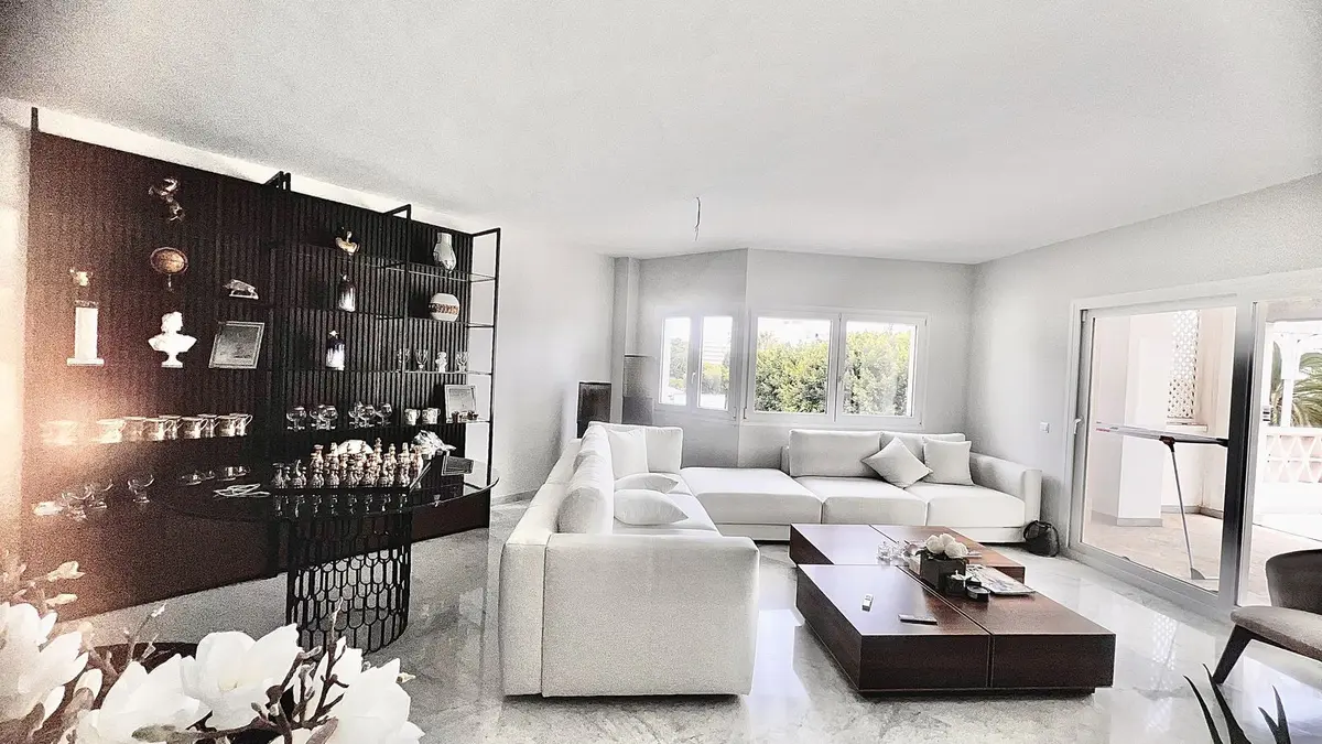 Middle Floor Apartment in Puerto Banús