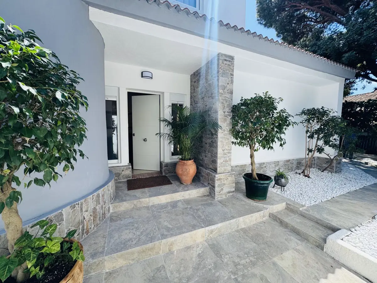 Detached Villa in Elviria