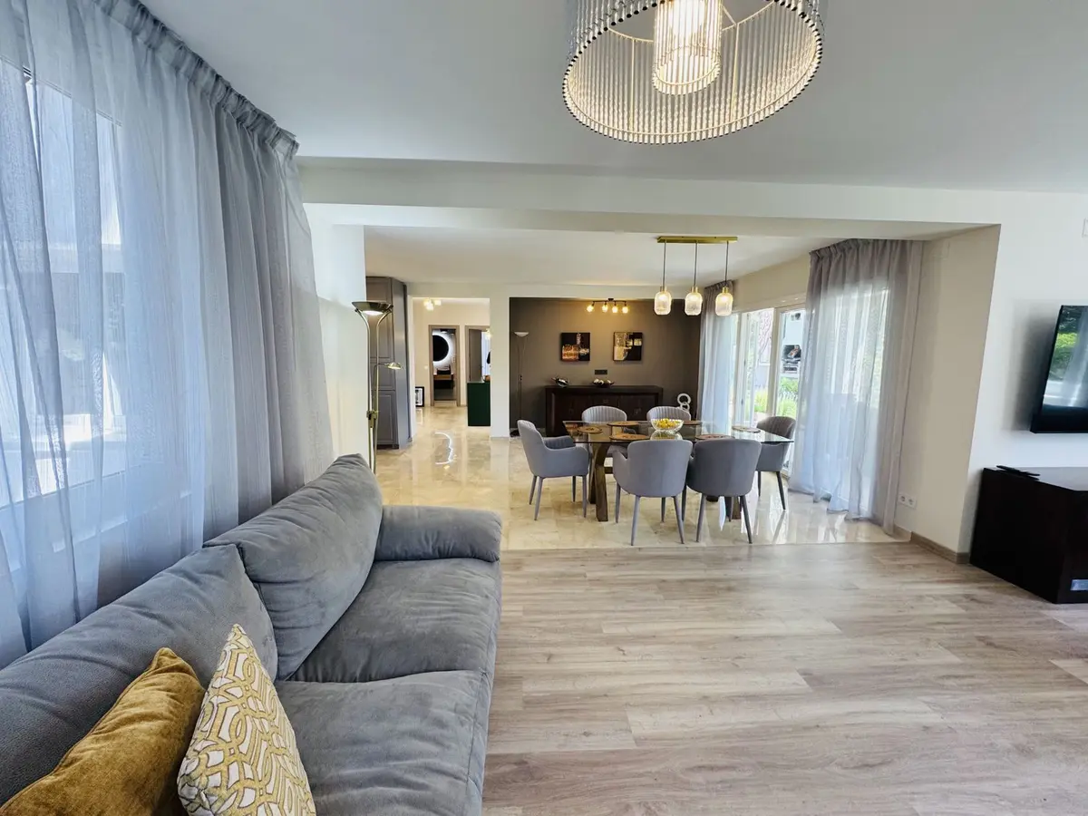 Detached Villa in Elviria