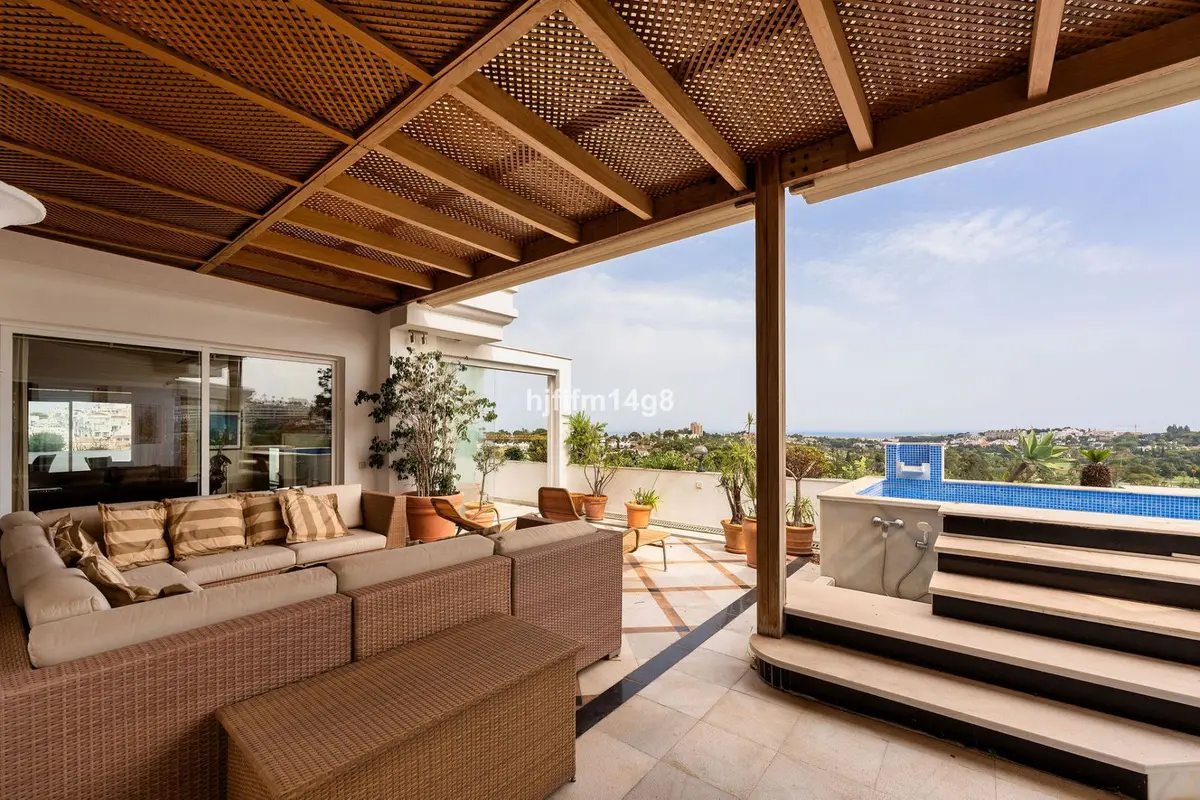 Penthouse in Nueva Andalucía