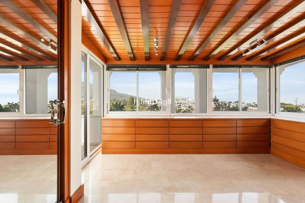 Penthouse in Nueva Andalucía