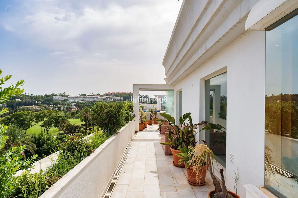 Penthouse in Nueva Andalucía