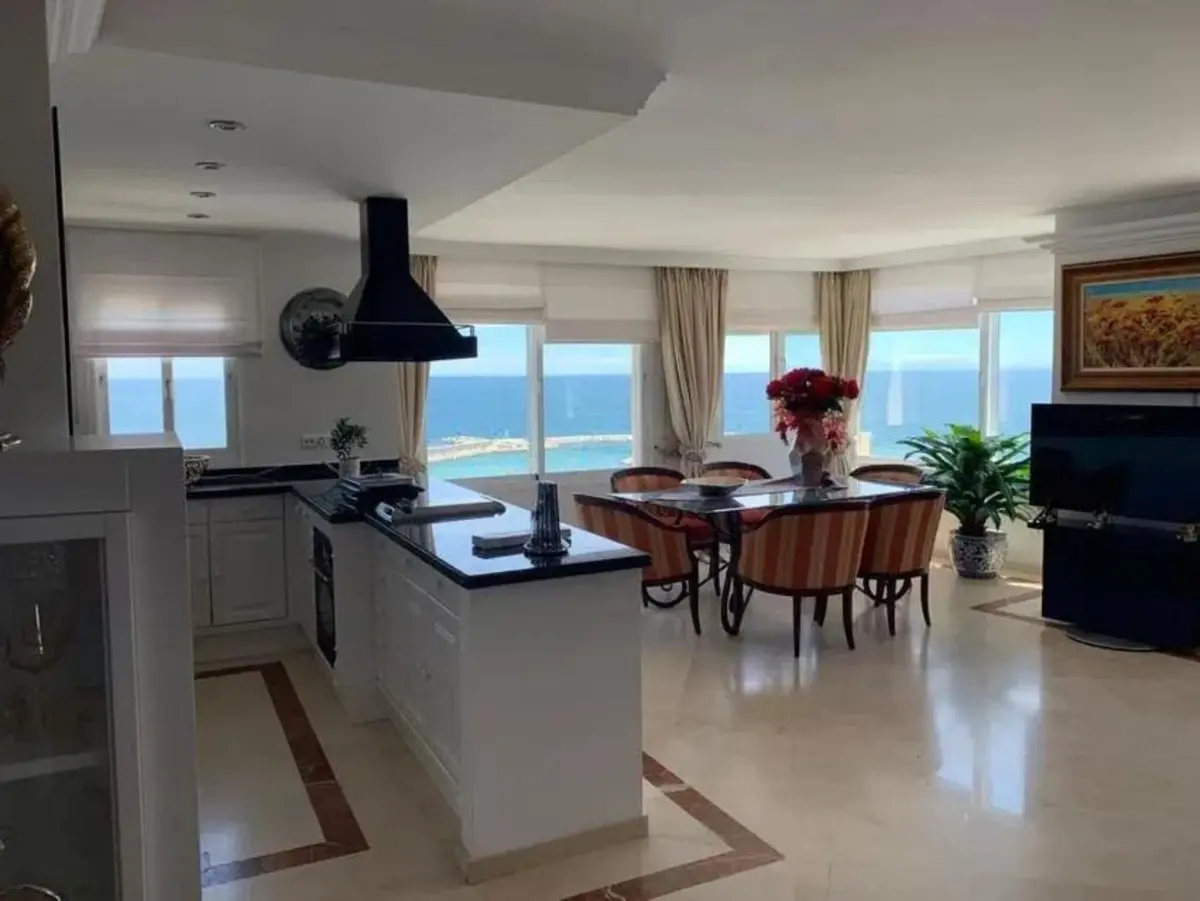 Penthouse in Estepona