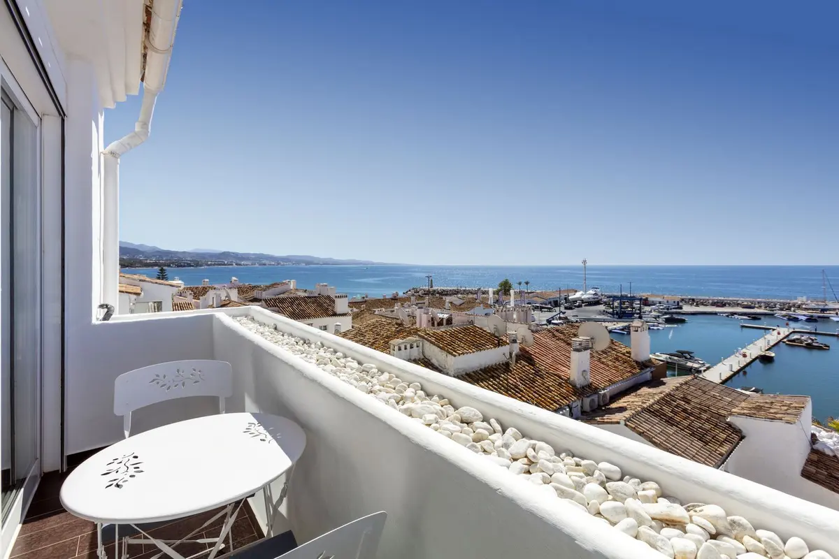 Top Floor Apartment in Puerto Banús