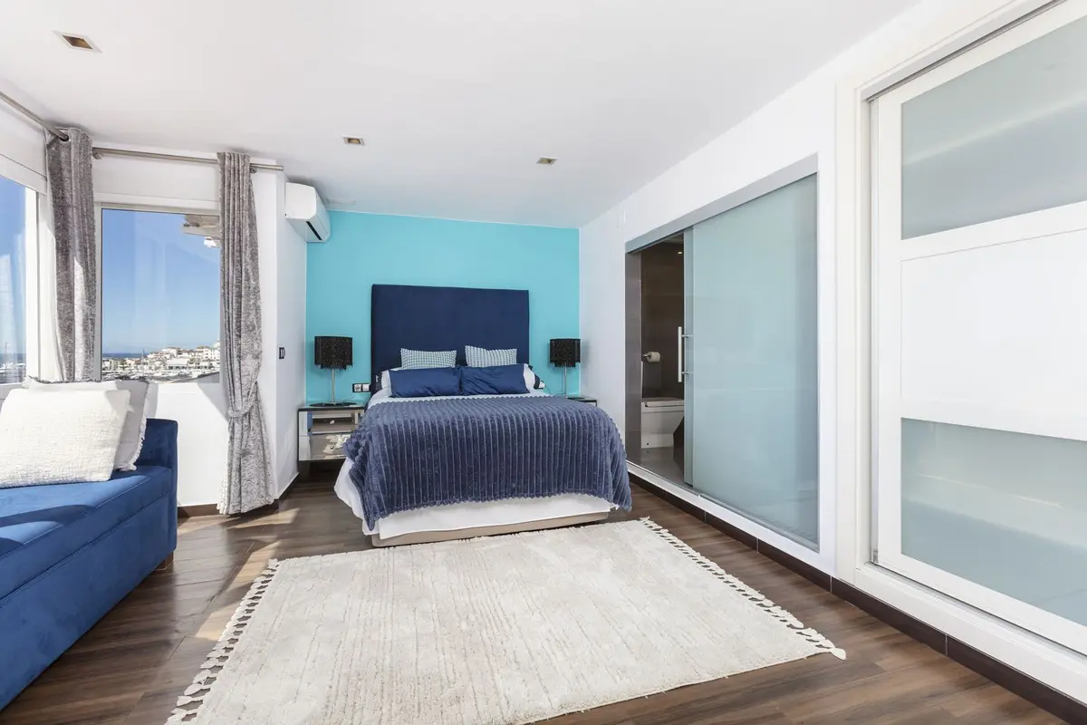 Top Floor Apartment in Puerto Banús
