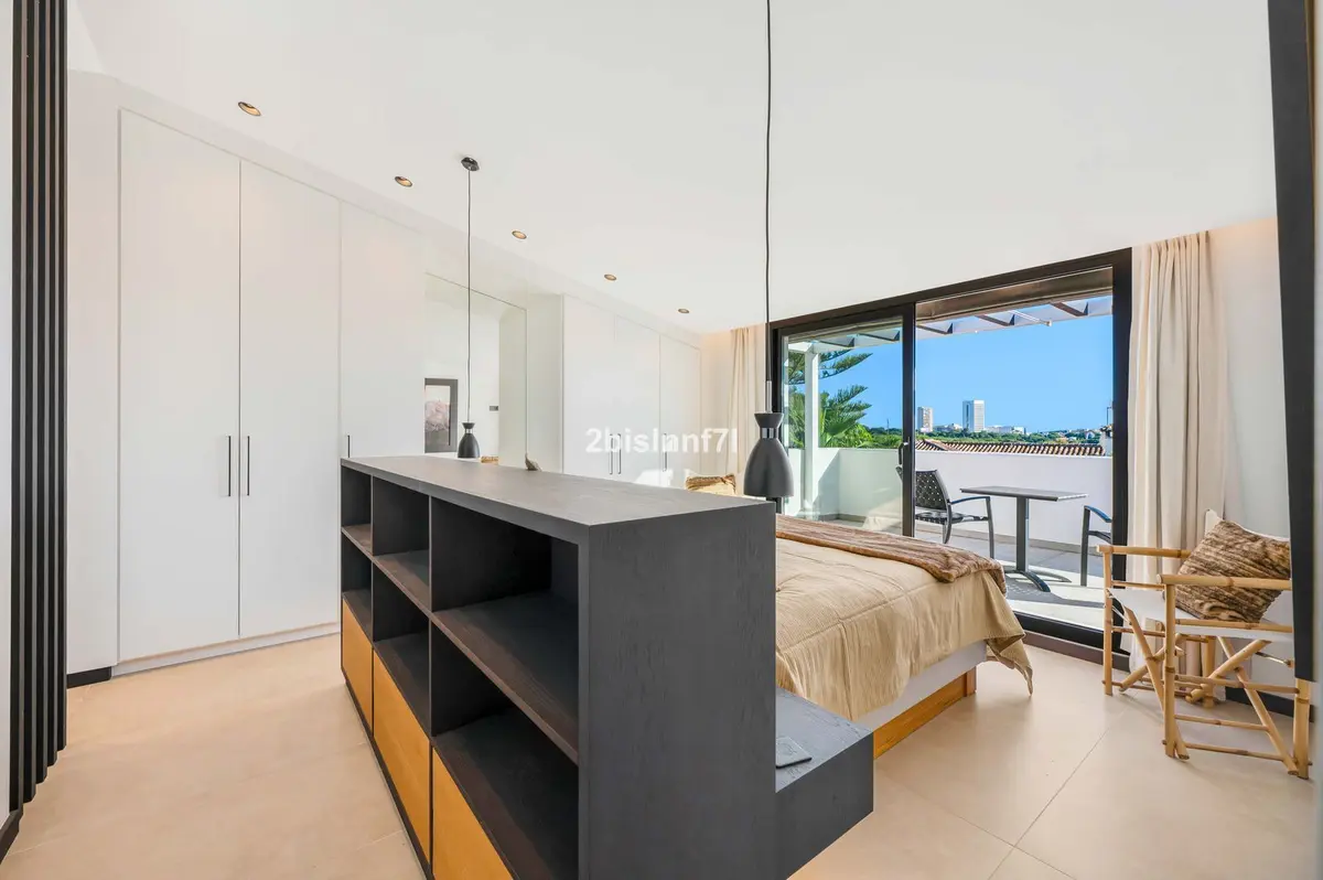 Detached Villa in Elviria