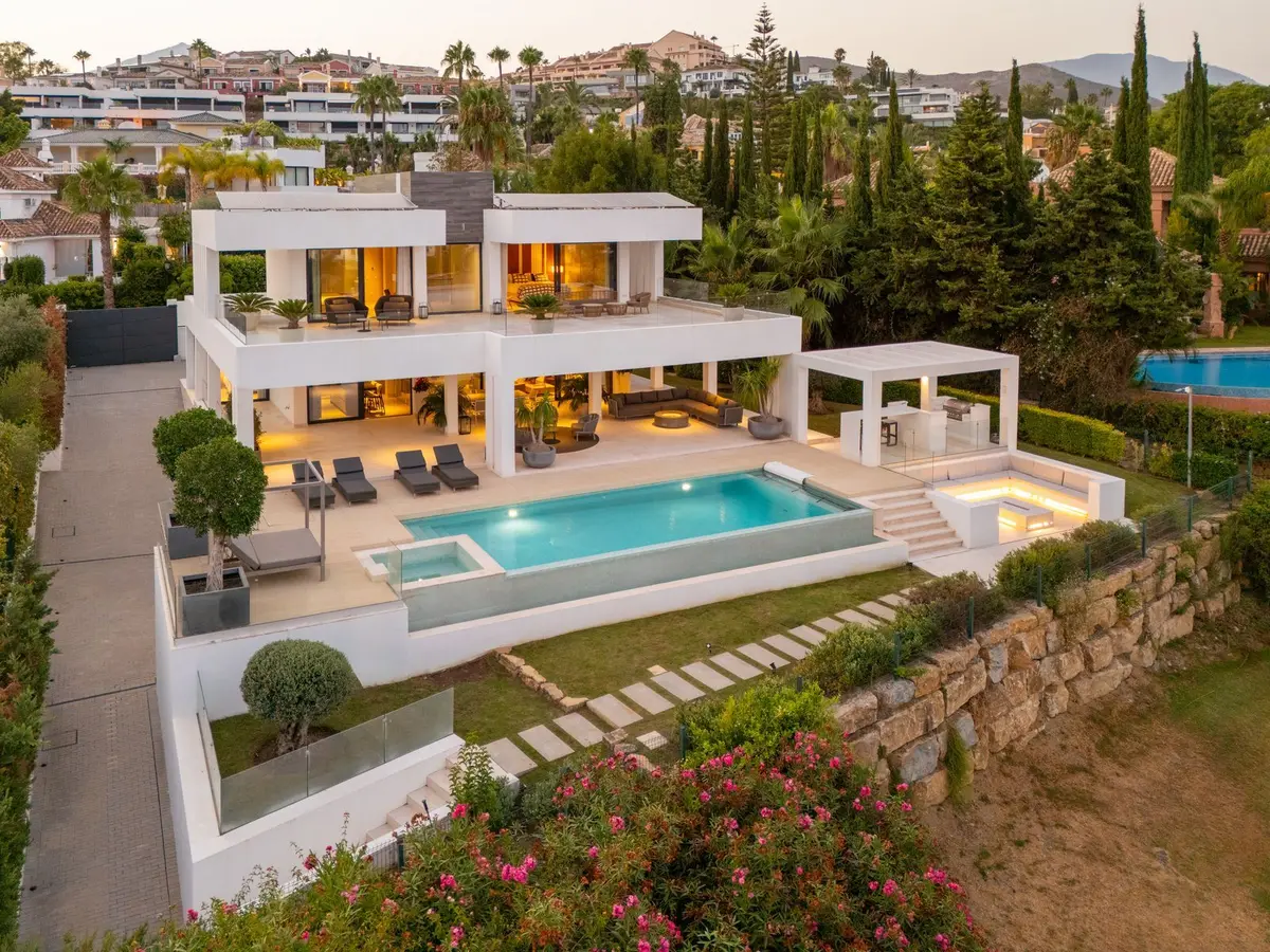Detached Villa in Nueva Andalucía