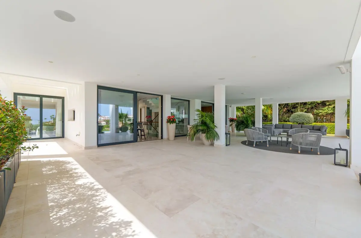 Detached Villa in Nueva Andalucía