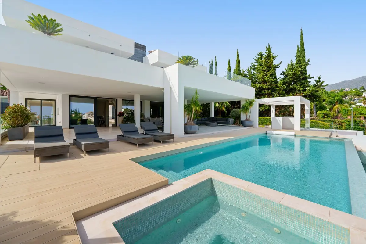 Detached Villa in Nueva Andalucía