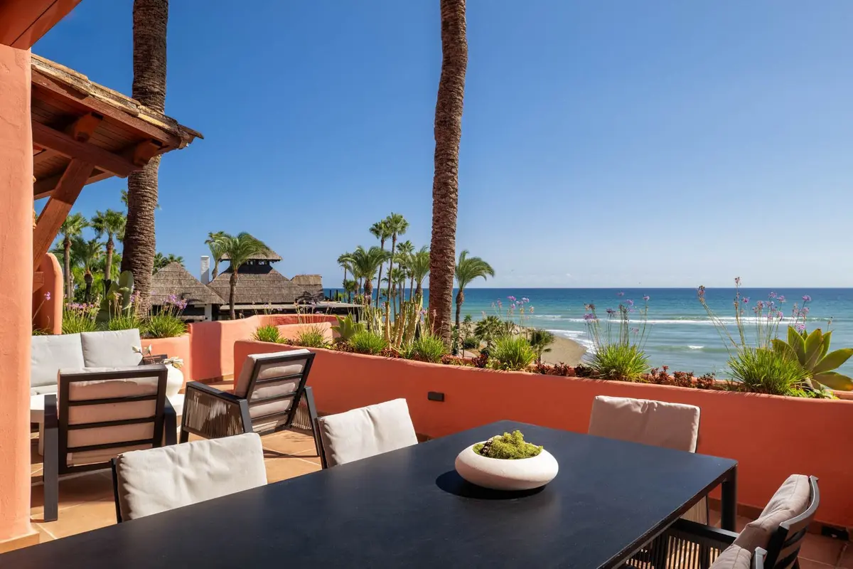 Middle Floor Apartment in Estepona