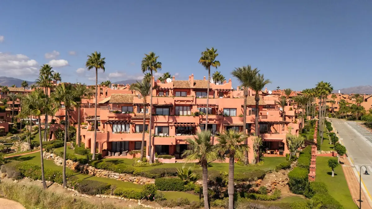 Middle Floor Apartment in Estepona