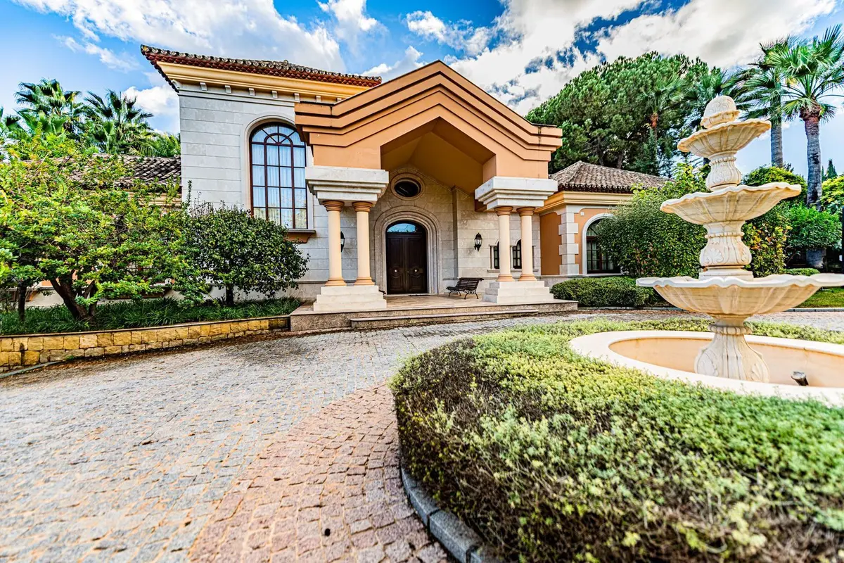 Detached Villa in Guadalmina Baja