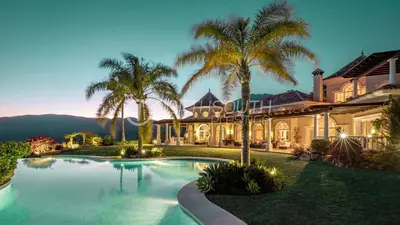 Frontline Golf Villa in La Zagaleta with Sea Views