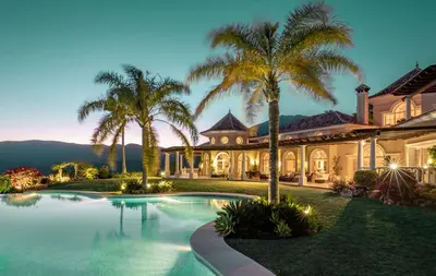 Frontline Golf Villa in La Zagaleta with Sea Views