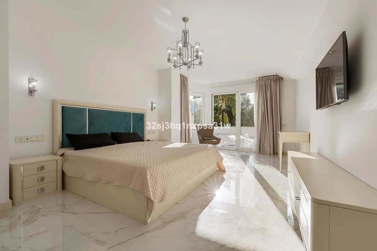 Middle Floor Apartment in Marbella