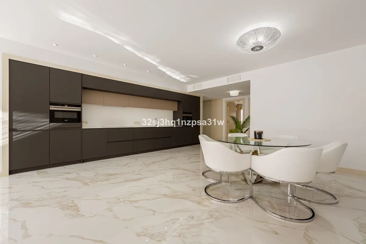 Middle Floor Apartment in Marbella