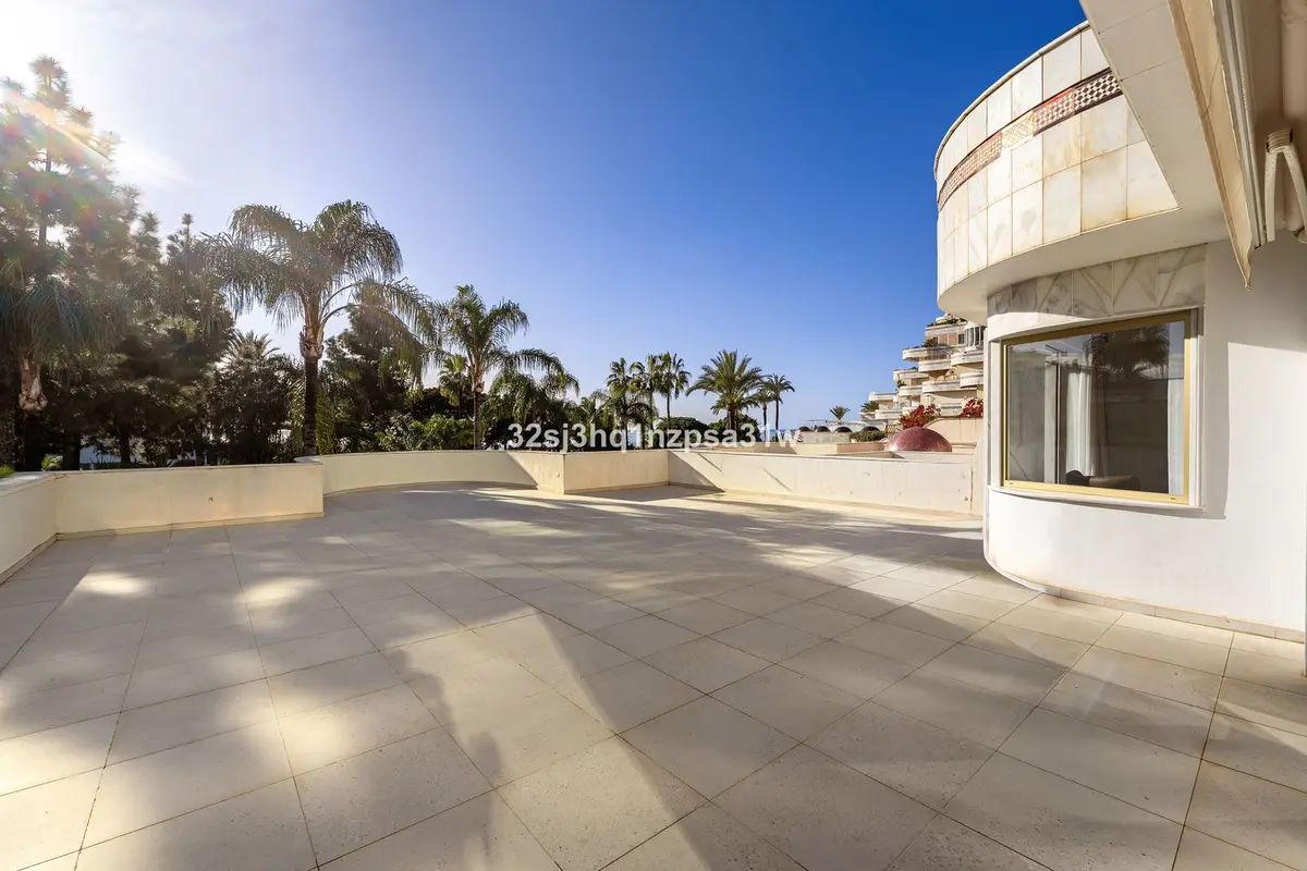 Middle Floor Apartment in Marbella