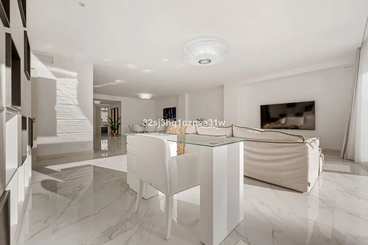 Middle Floor Apartment in Marbella