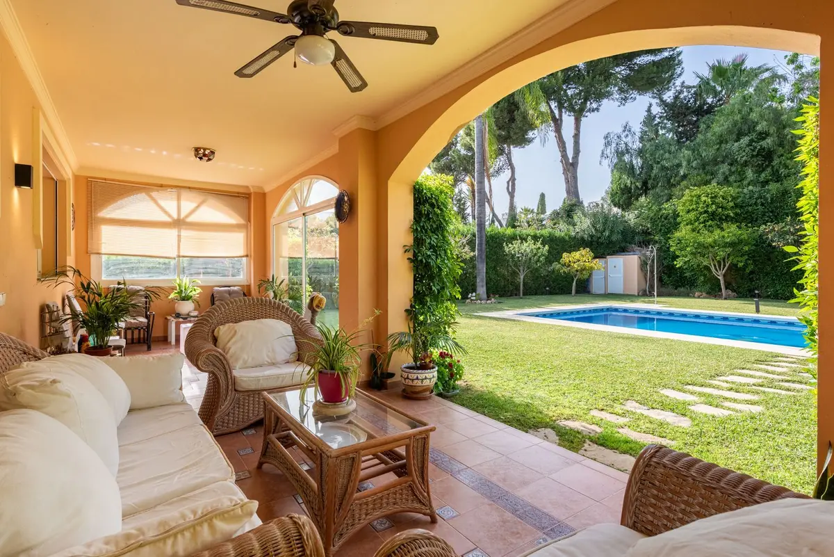 Detached Villa in Nueva Andalucía